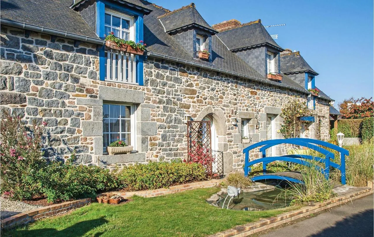 Feriehus 4 Bedroom Lovely Home In Langueux Frankrig