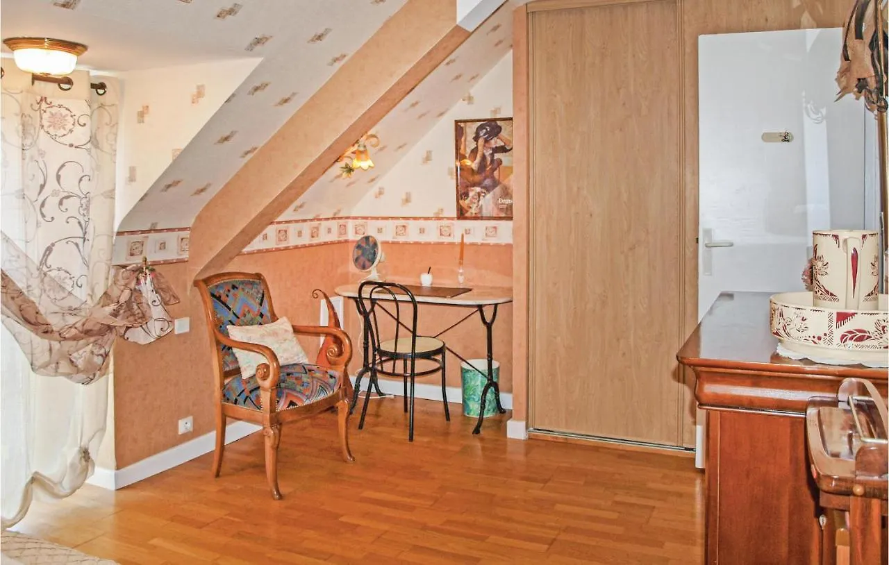 4 Bedroom Lovely Home In Langueux Feriehus