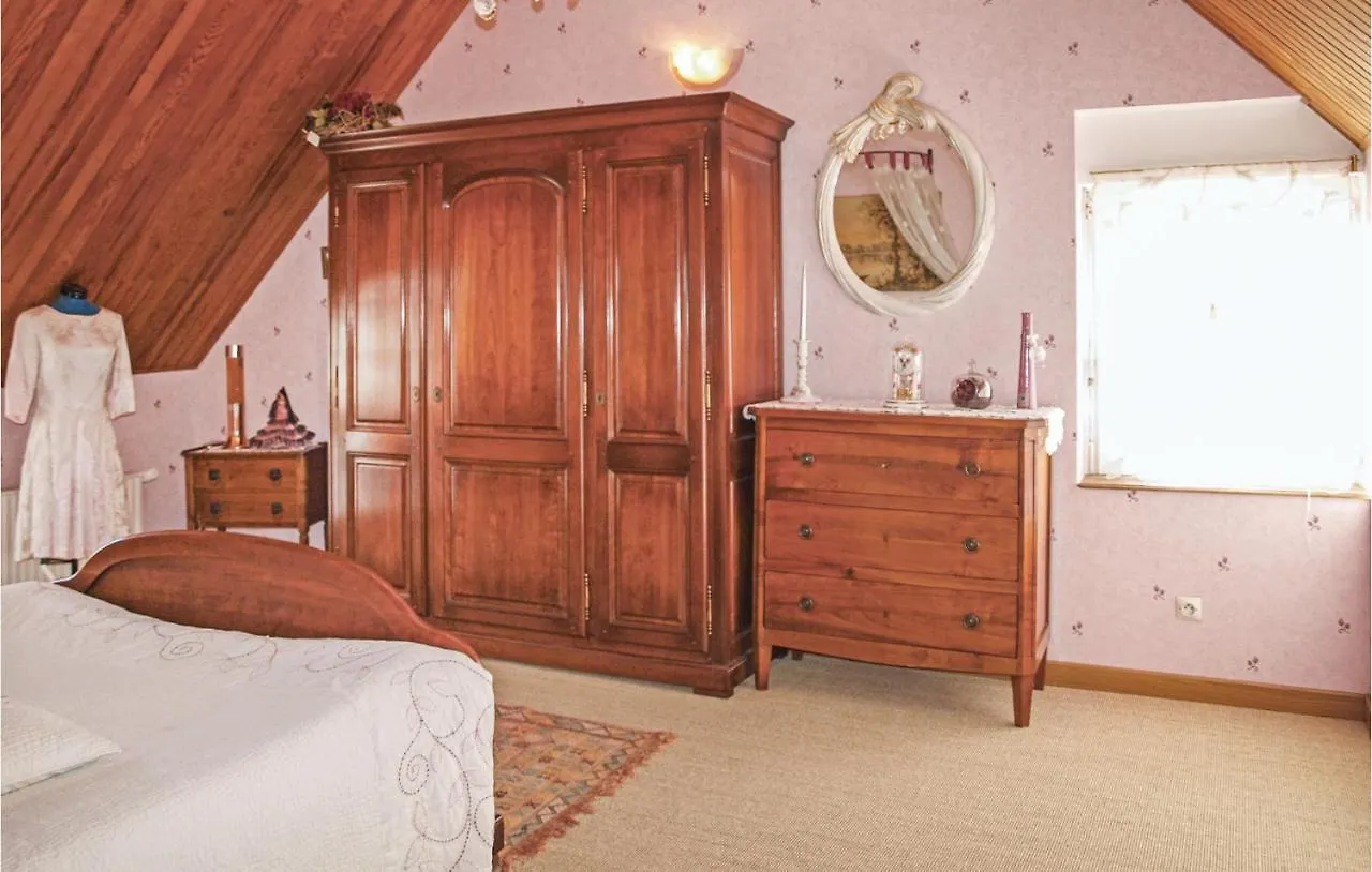 Feriehus 4 Bedroom Lovely Home In Langueux Frankrig